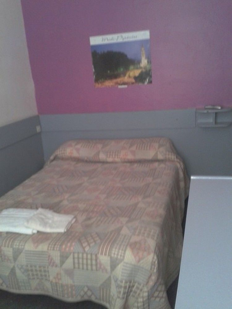 Small Double Room,505895307:JPEG