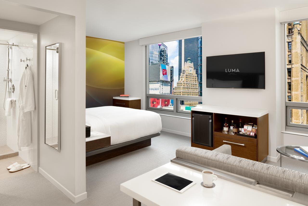LUMA King Suite with Sofa Bed,506769420:JPEG