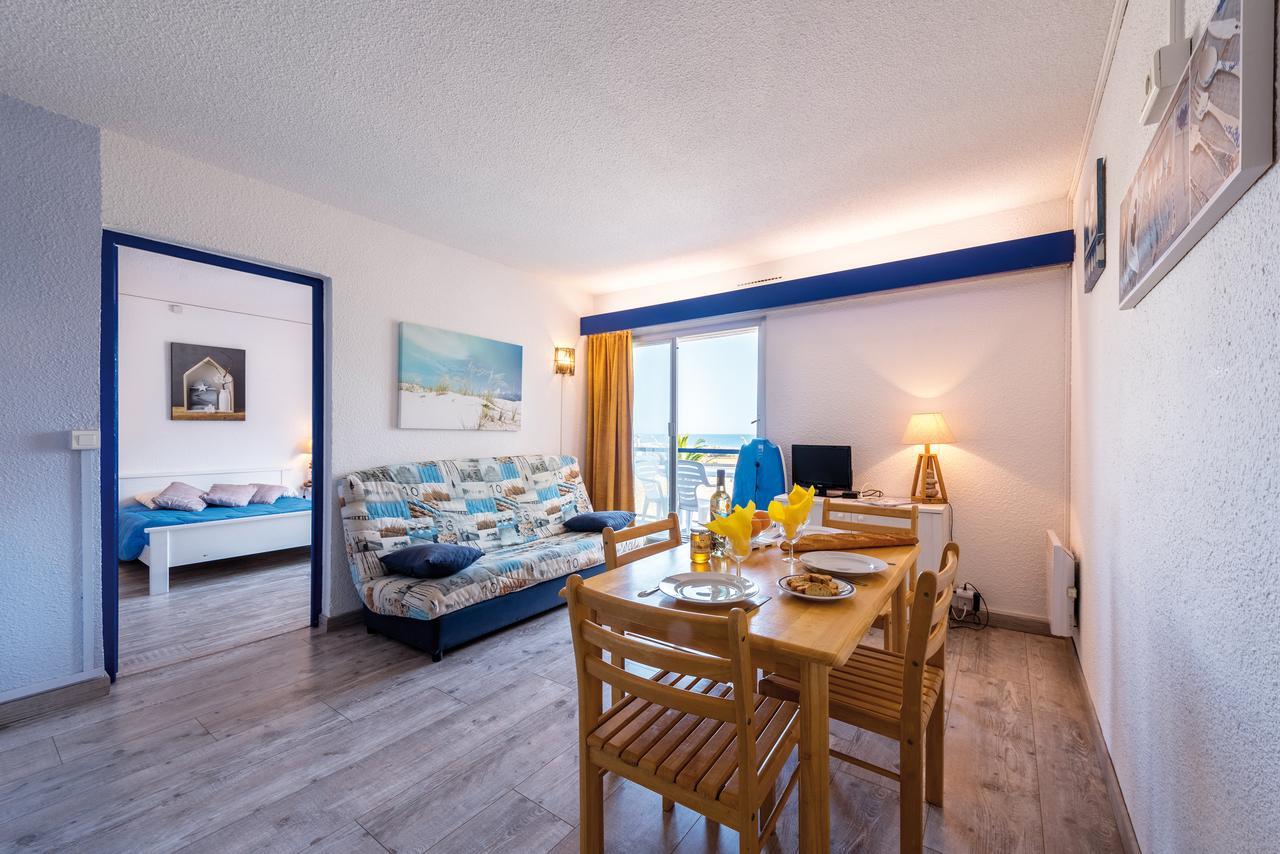 Apartment Pool or Sea Side