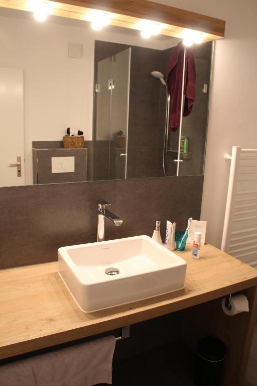 Single Room,50794480:JPEG