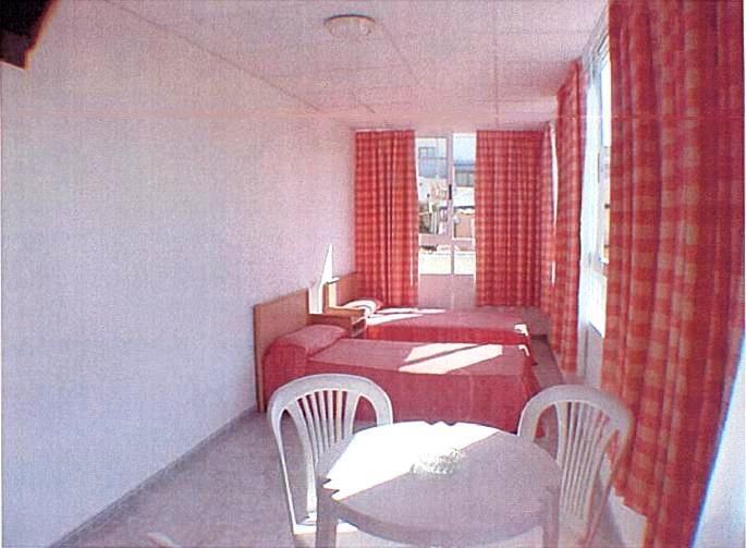 Family Room,645523023:JPEG