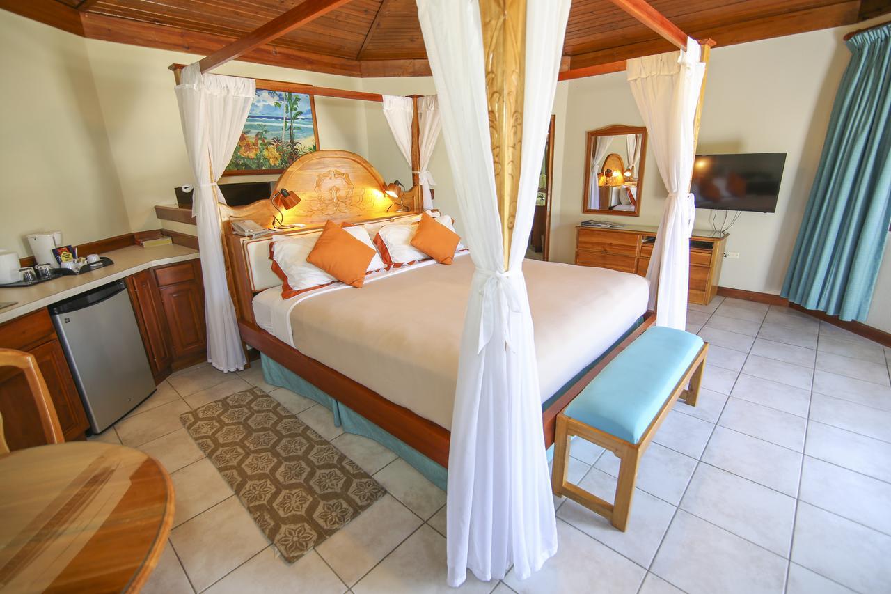 Honeymoon Suite