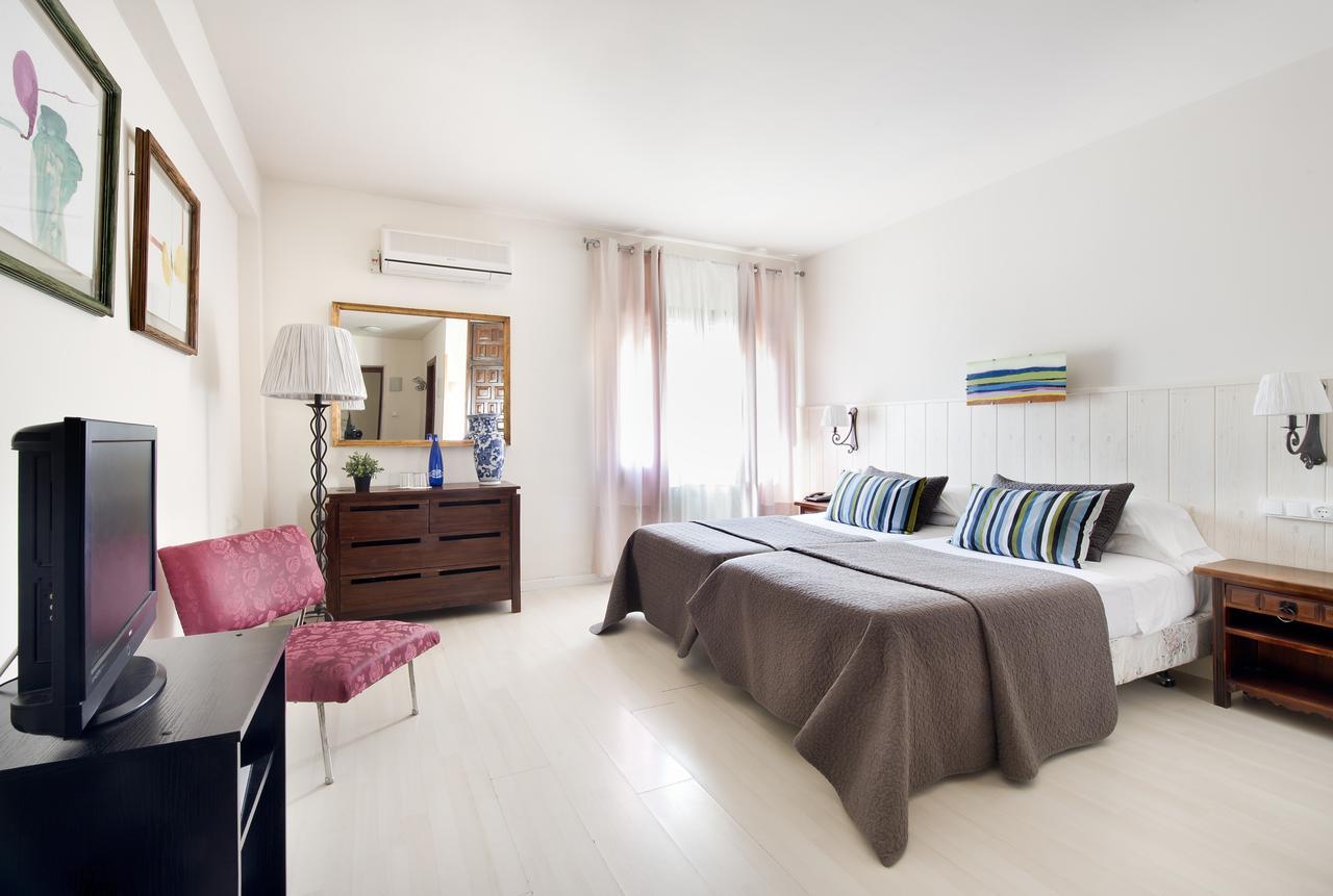 Twin Room,1771766811:JPEG