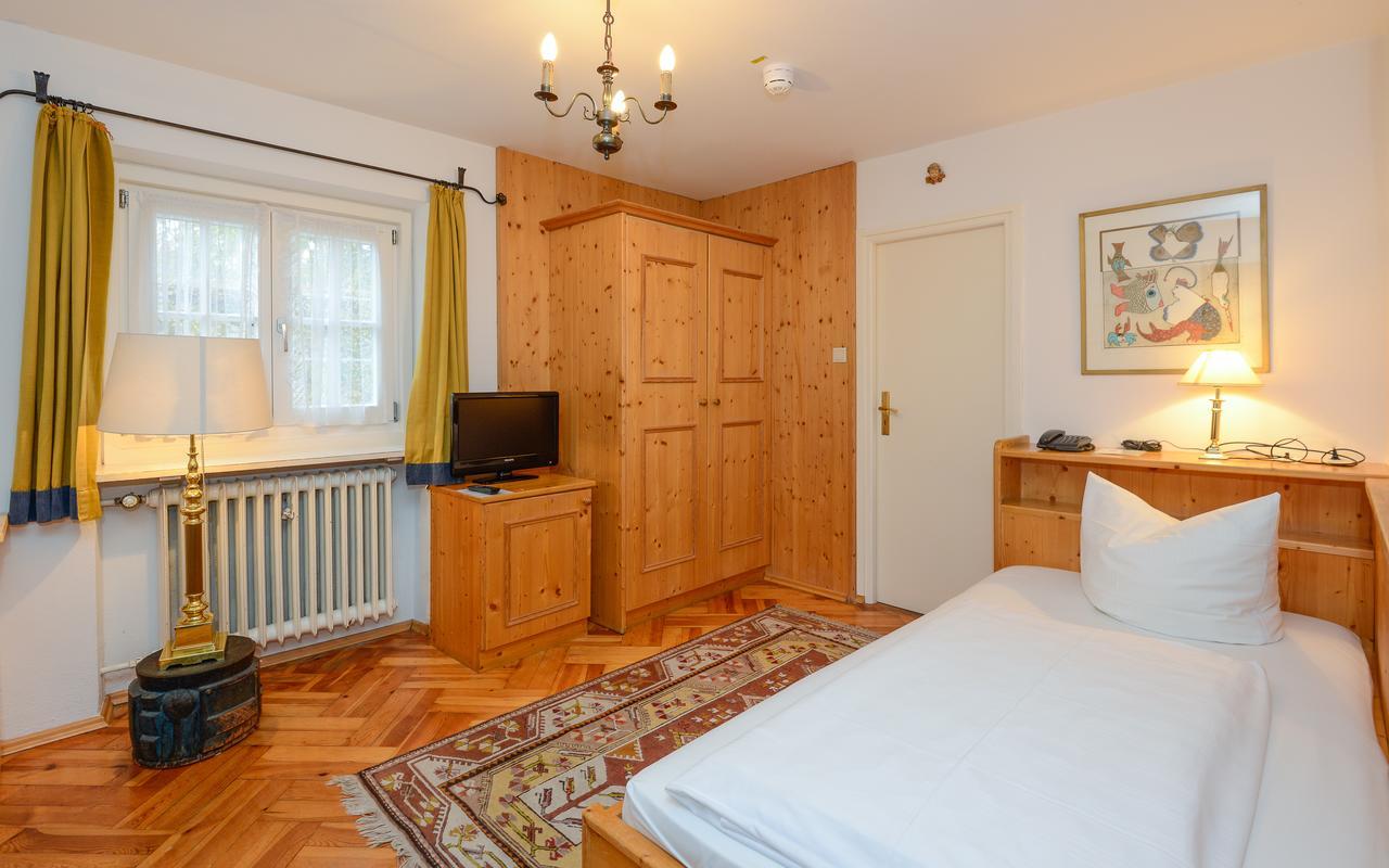 Single Room,1698860250:JPEG
