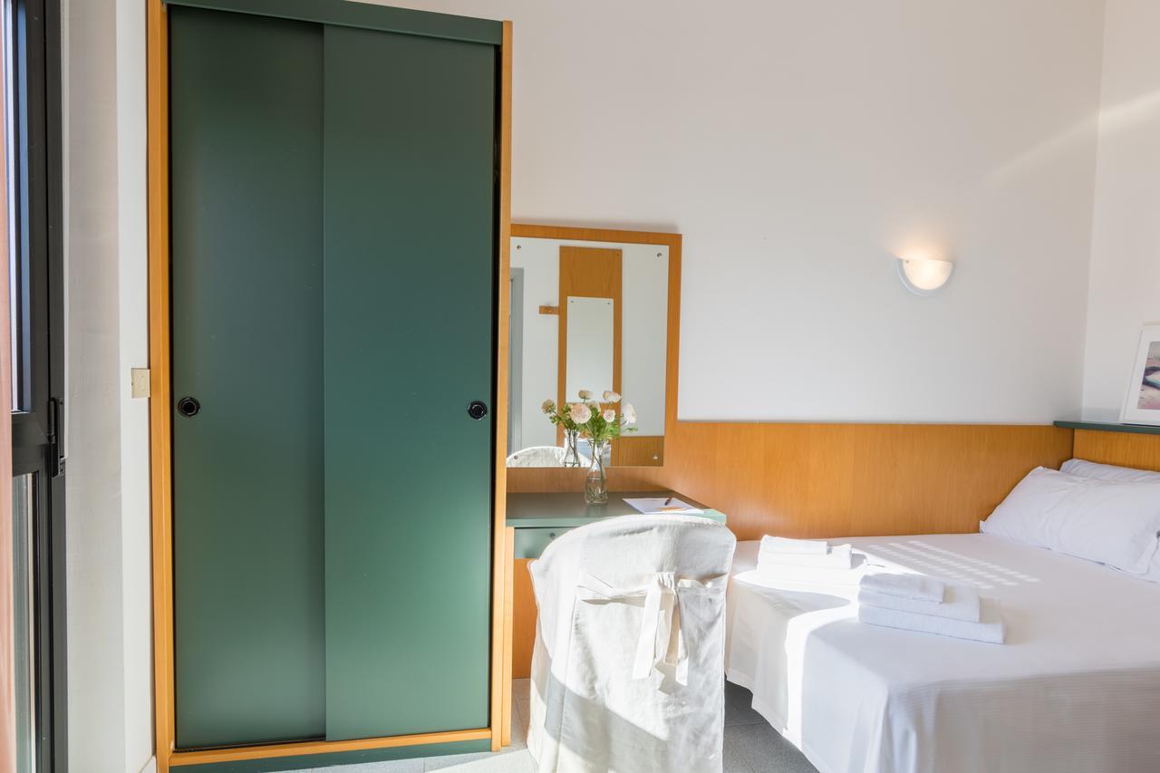 Camera con Letto Matrimoniale alla Francese