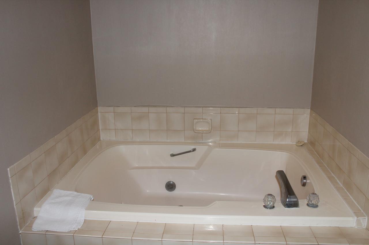King Suite Whirlpool