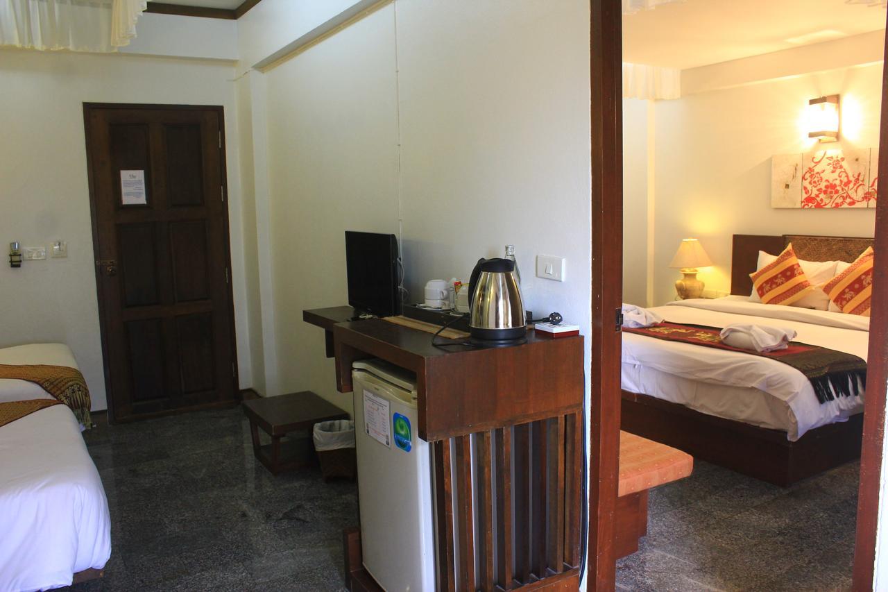 Family Room,1208975194:JPEG