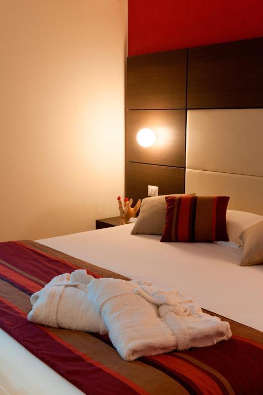 Double or Twin Room,504999924:JPEG