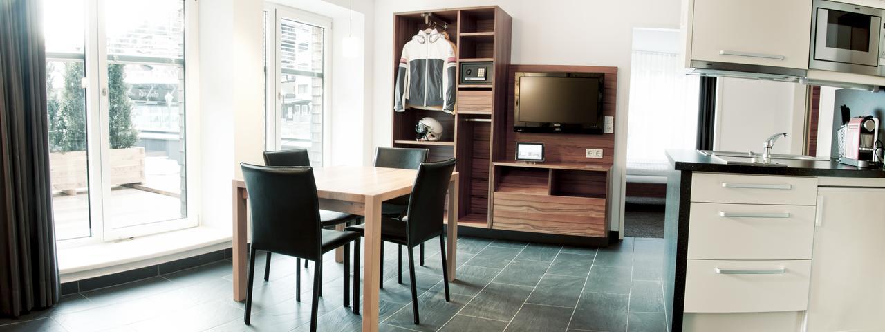 One-Bedroom Suite,75882080:JPEG