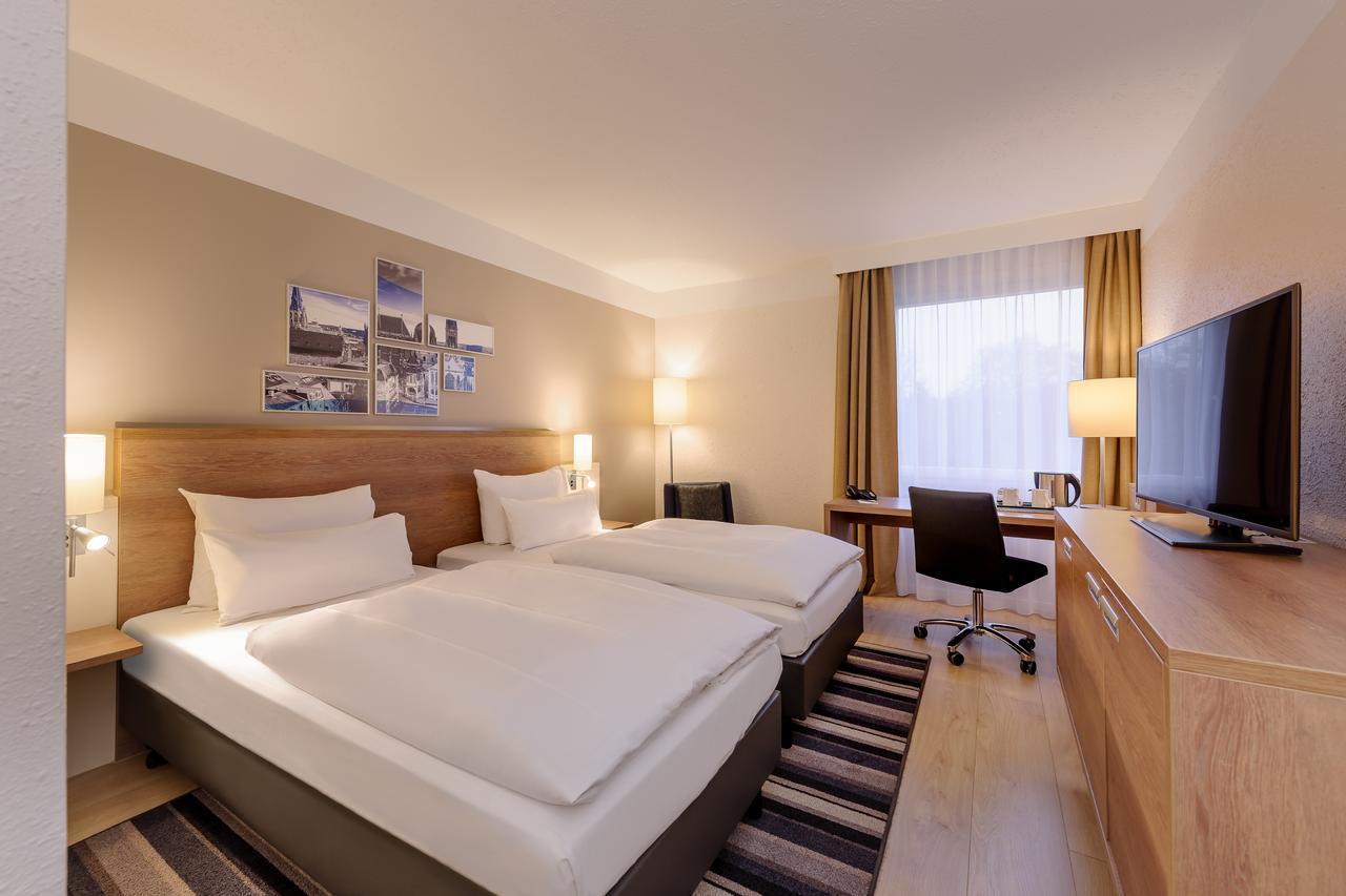 Standard Double Room,511706478:JPEG