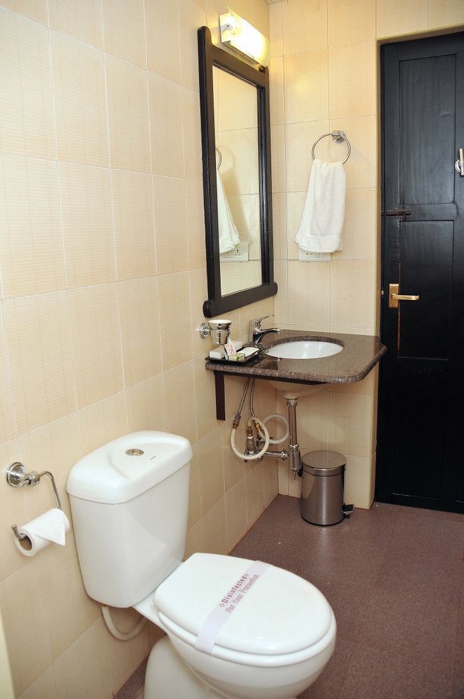 Deluxe Queen Suite