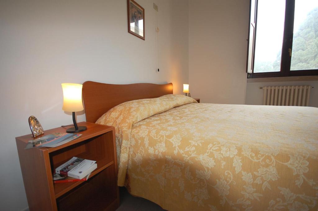 Standard Single Room,51539692:JPEG