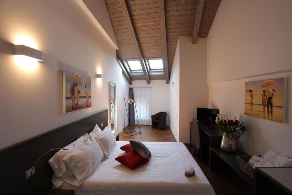 Double Room,51594016:JPEG