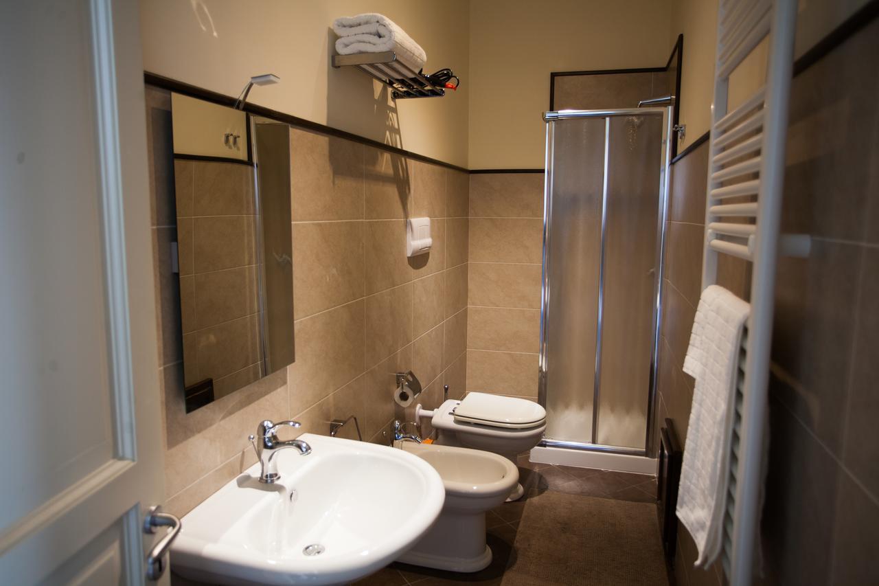 Standard Single Room Shower