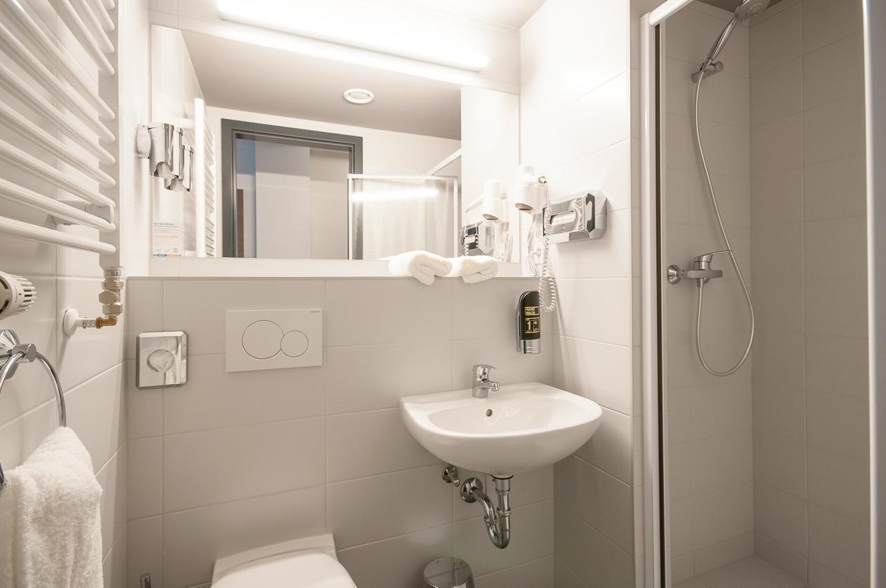 Twin Room,517939266:JPEG
