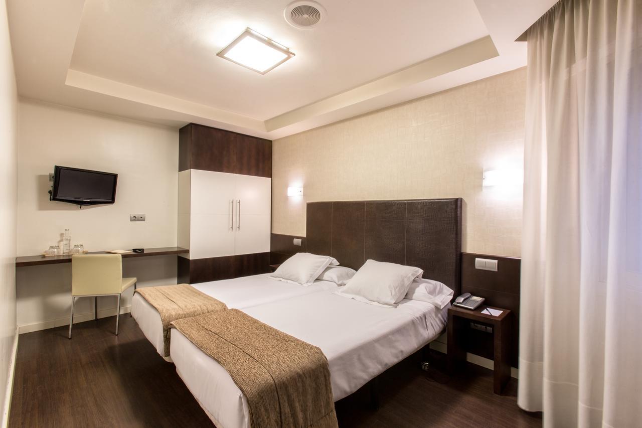 Economy Double or Twin Room,431008128:JPEG