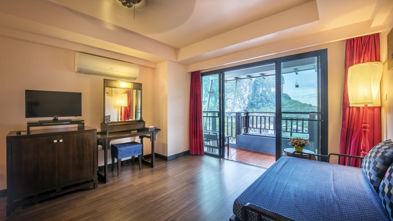 Deluxe Double or Twin Room