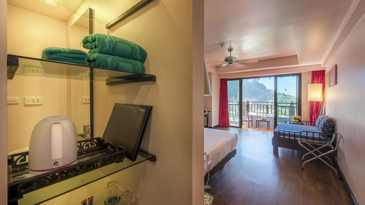 Deluxe Double or Twin Room