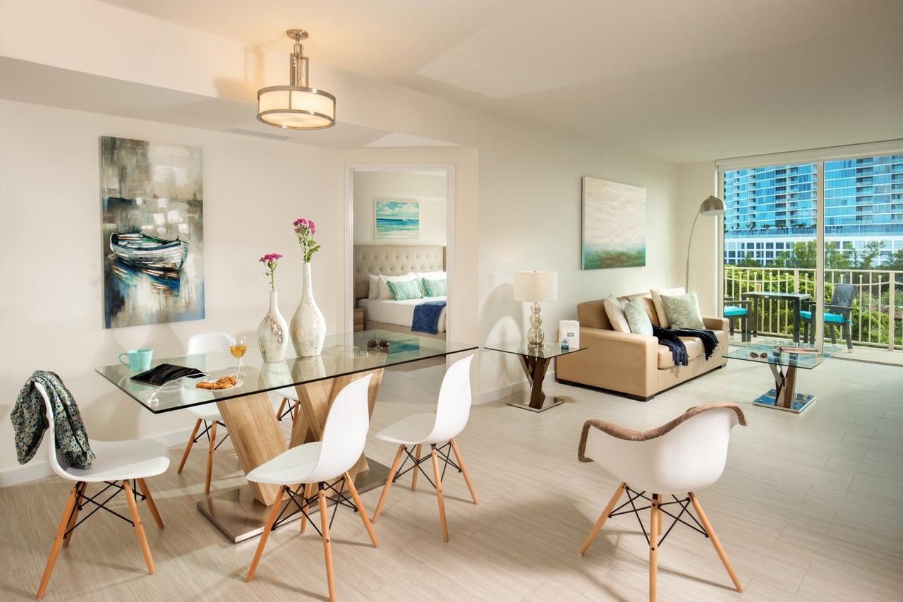 Premier Two-Bedroom Apartment Balcony Direct Bay View