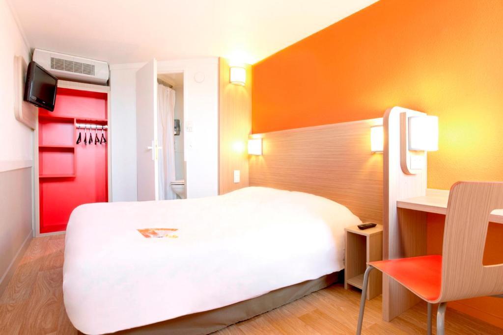 Double Room,1444935229:JPEG