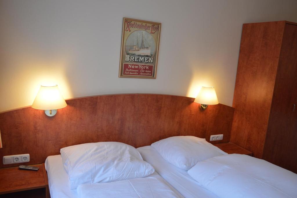 Triple Room,13937680:JPEG