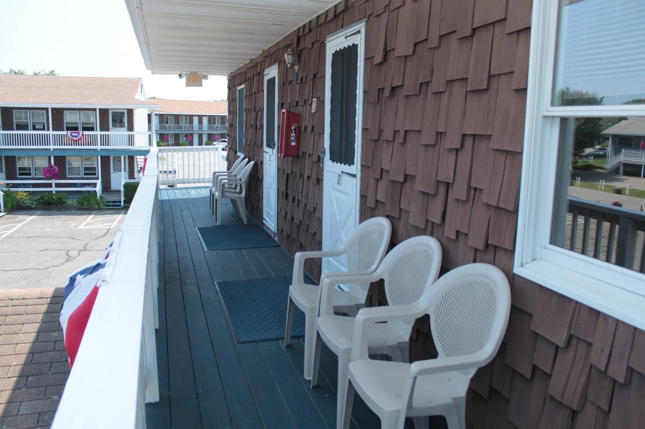 Two-Bedroom Apartment with Air Conditioning  (no pets +no smoking)