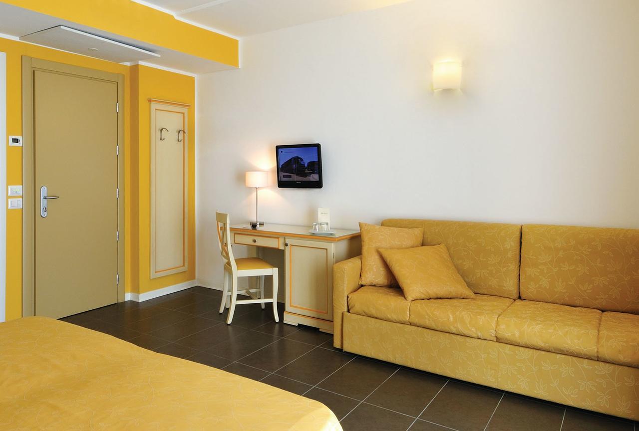Quadruple Room with Sea View,1363410098:JPEG