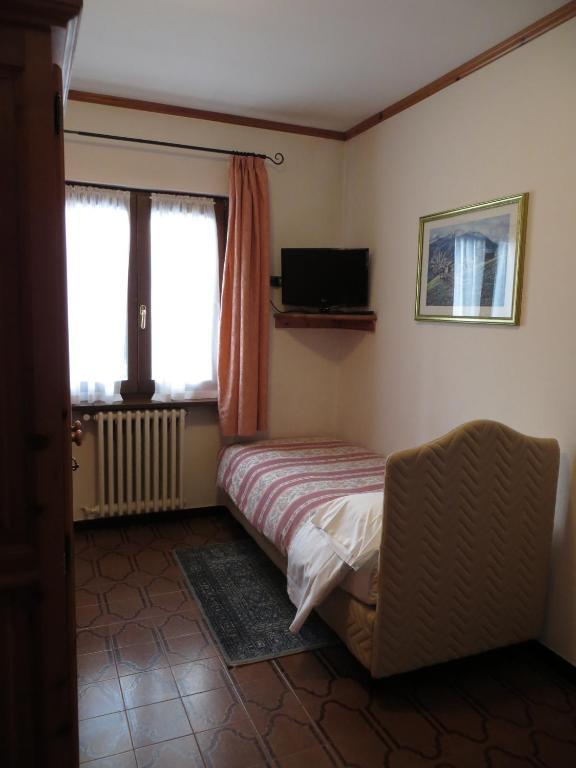 Single Room,343067104:JPEG