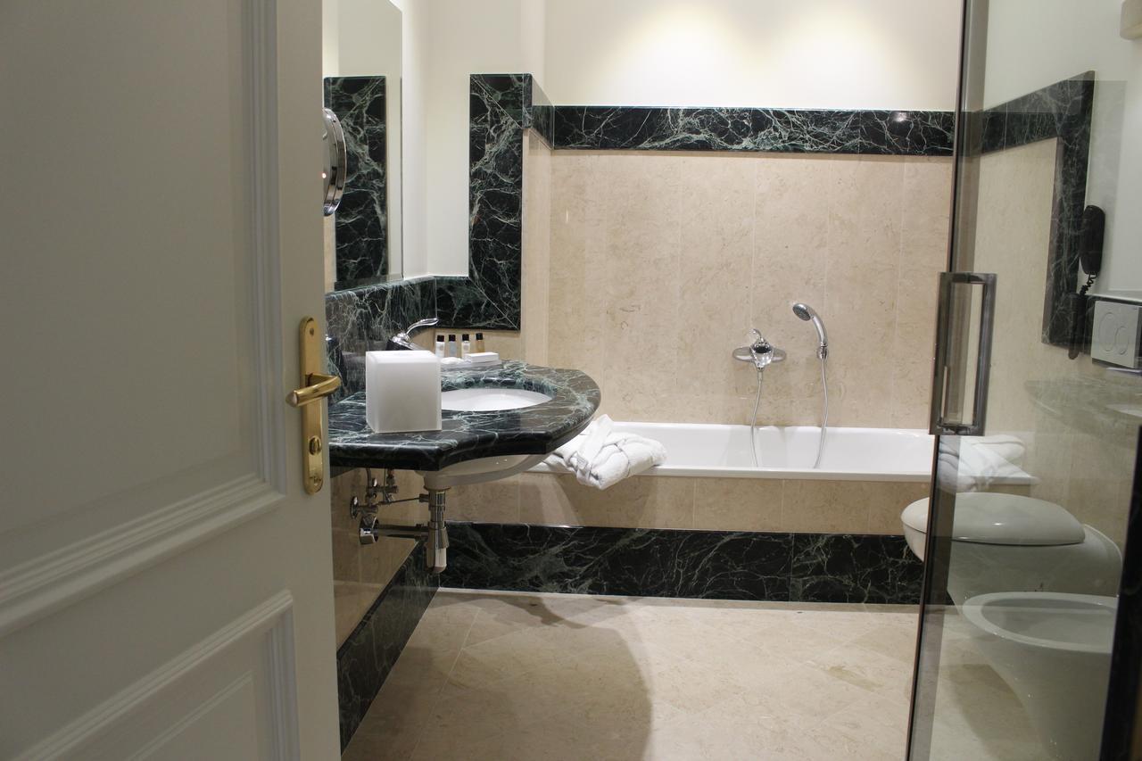 Deluxe Triple Room,532214847:JPEG