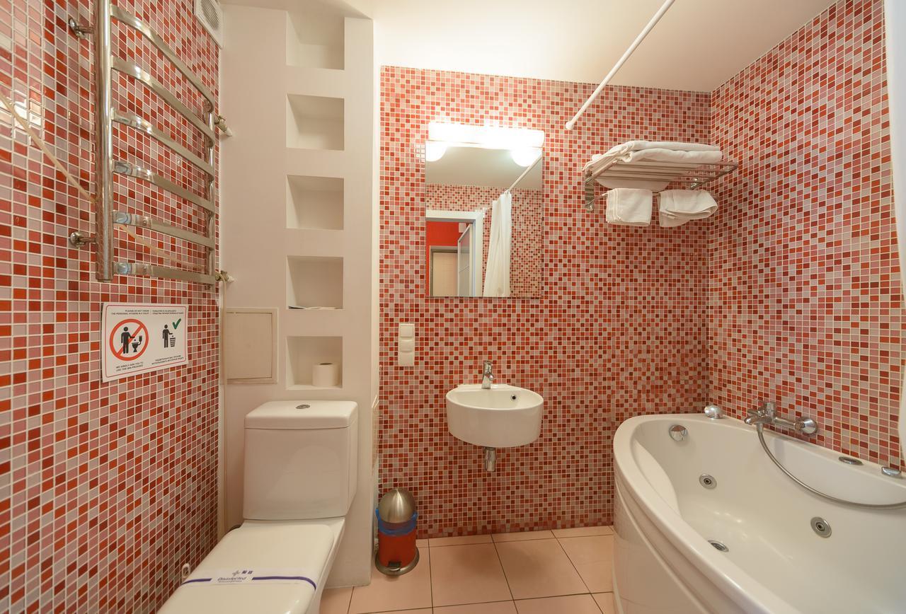 Studio Red Apartment Balcony