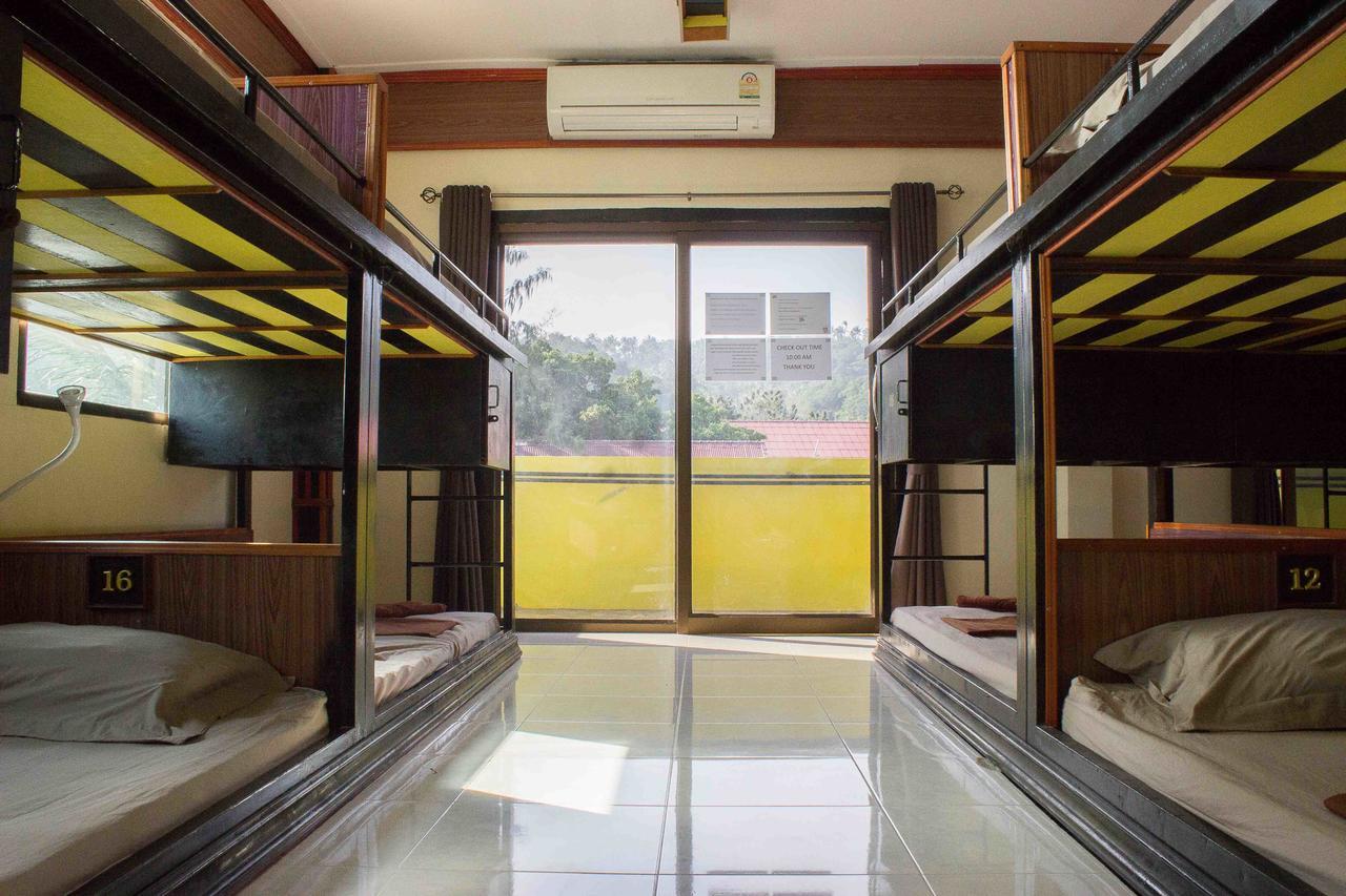 Bunk Bed Mixed Dormitory Room Air Conditioning