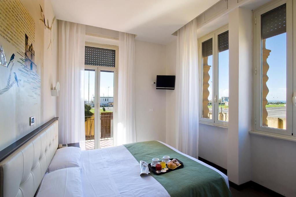 Double or Twin Room Sea View