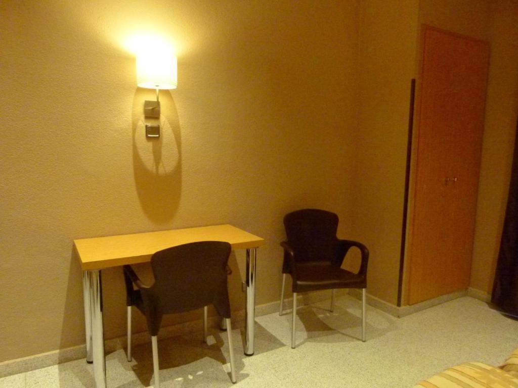 Triple Room Bathroom,239529221:JPEG