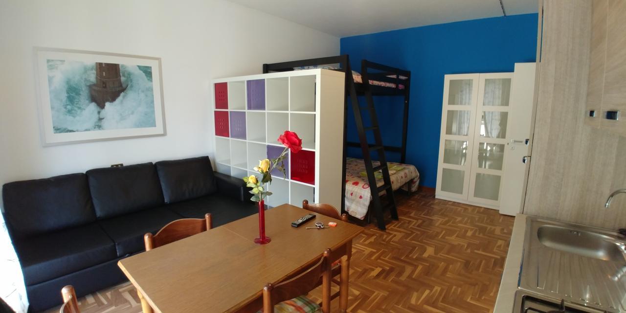 Premium Studio Balcony Mountain View