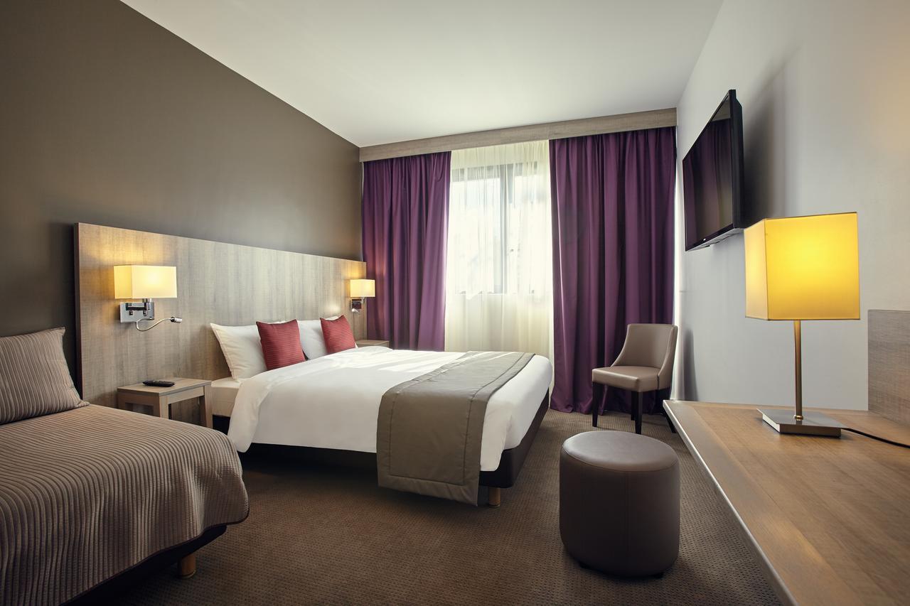 Classic Room One Double Bed One Single Bed