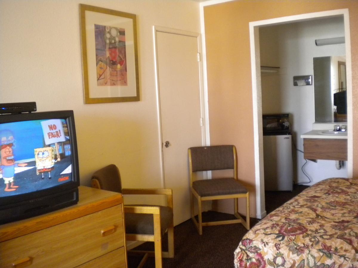 Standard Queen Room