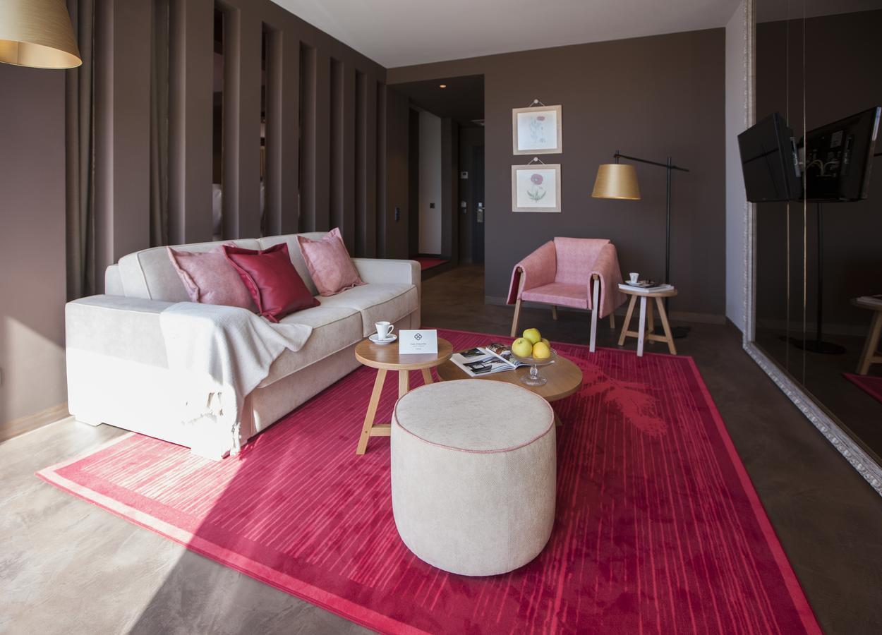 Deluxe Queen Suite Balcony