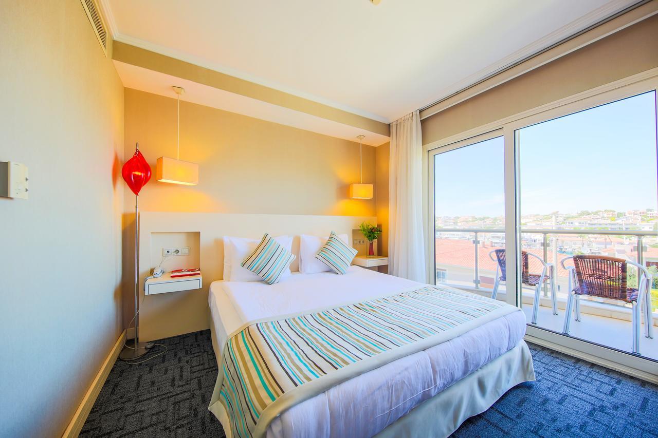 Standard Double or Twin Room Balcony