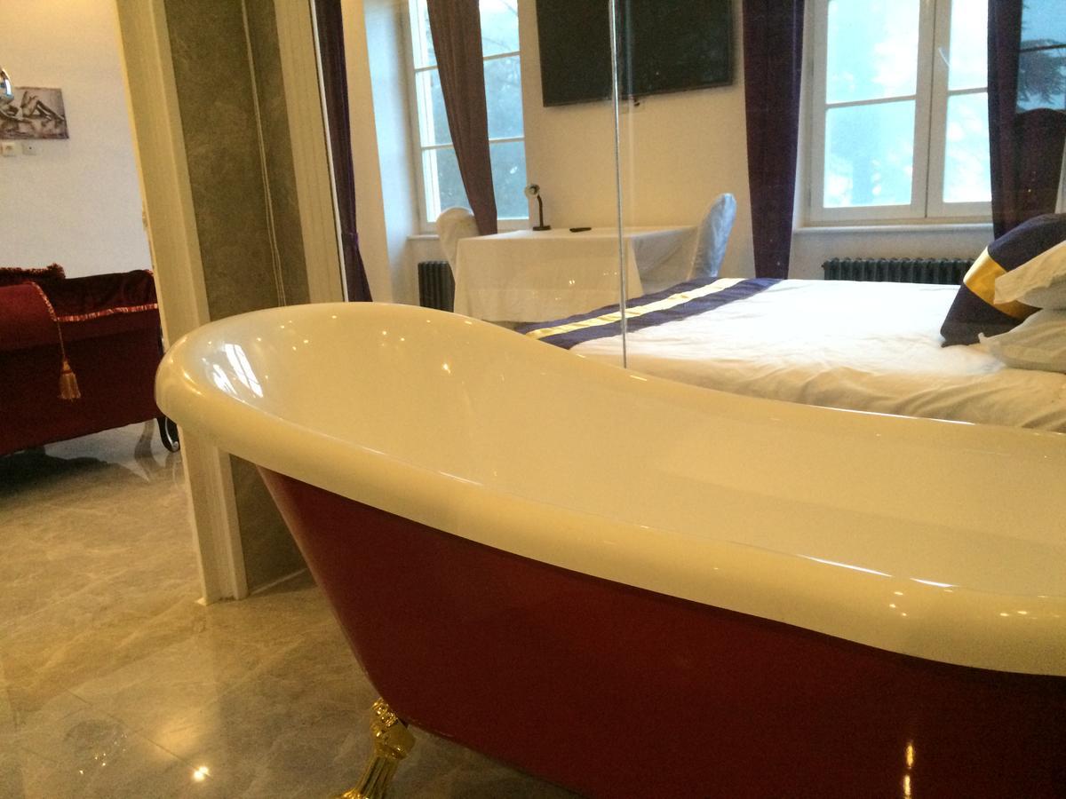 Deluxe 5 stars Suite