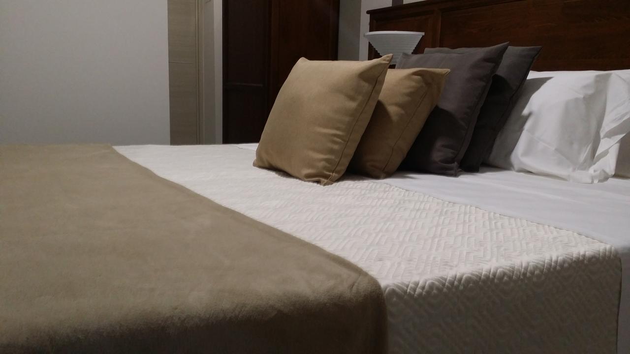 Deluxe Single Room with Balcony,536137644:JPEG