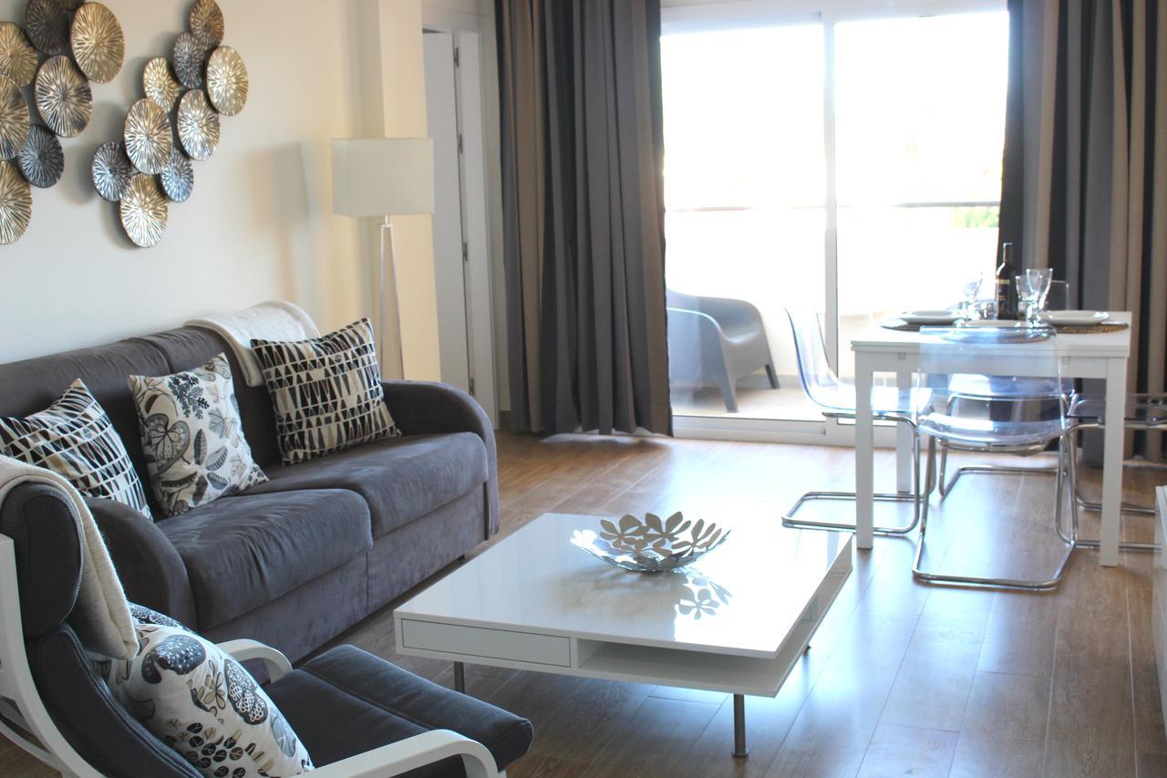 One Bedroom Apartment Sea View