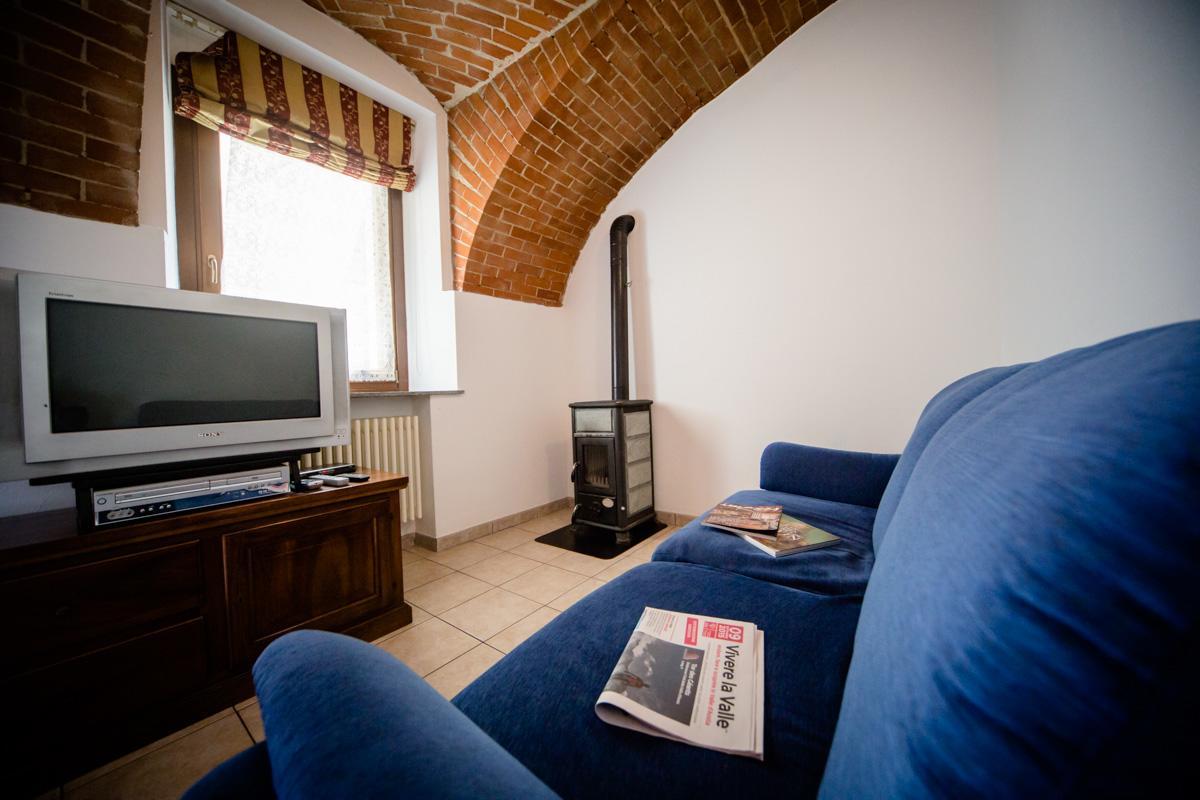 Two-Bedroom Apartment Separate Building,537299562:JPEG