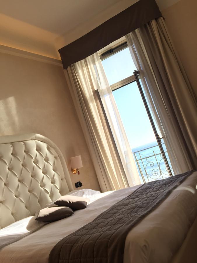 Double or Twin Room Sea View
