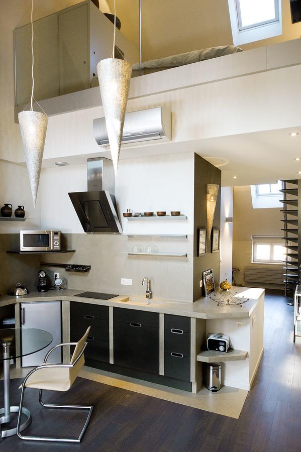 Duplex Apartment only accessible by stairs,537829734:JPEG
