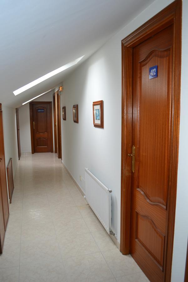 Single Room Shared Shower Toilet