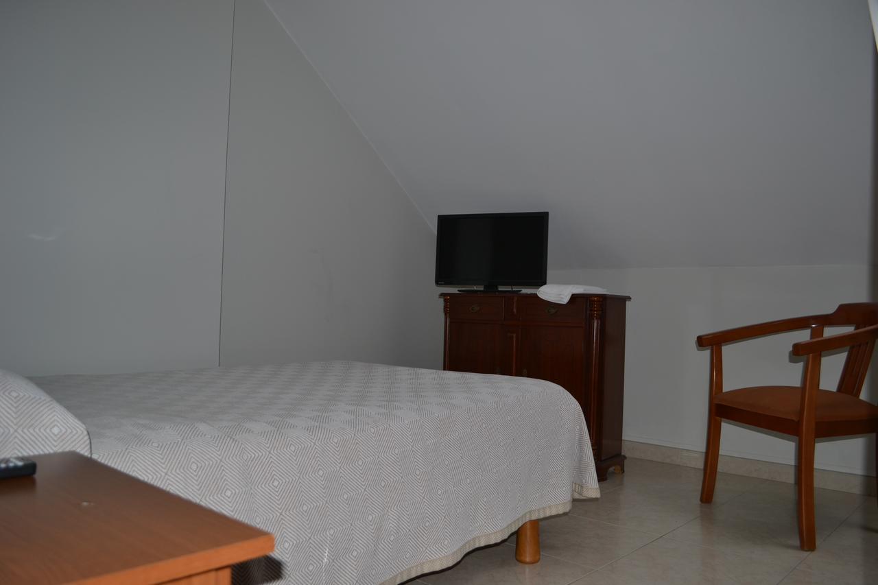 Single Room Shared Shower Toilet