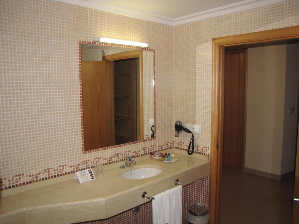 Double or Twin Room,54079795:JPEG