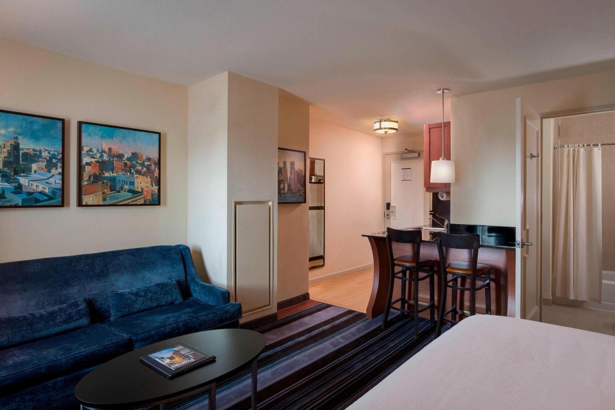 Corner King Studio with Sofa Bed with City View,1355068085:JPEG