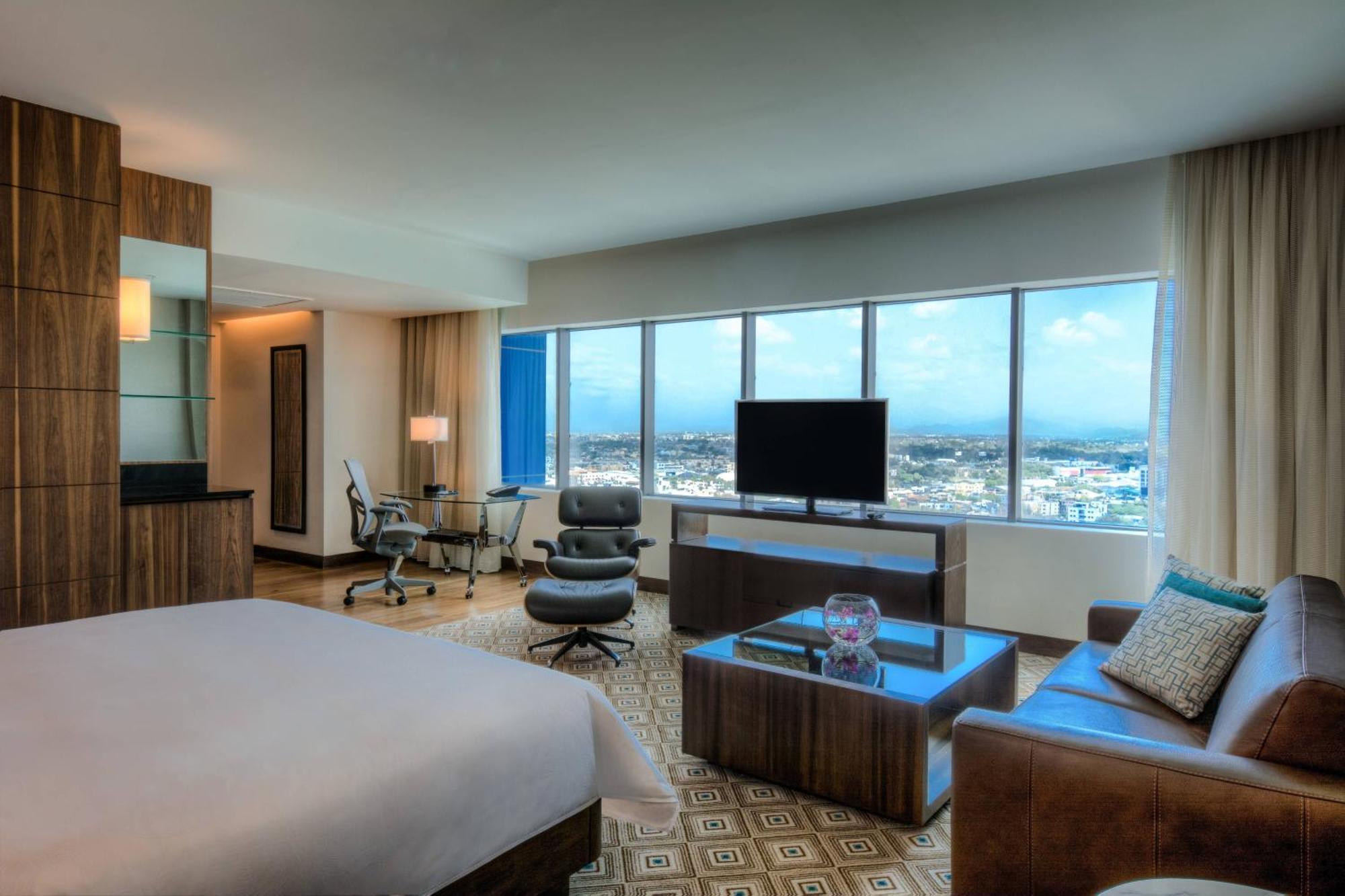 Junior Suite,1398050921:JPEG