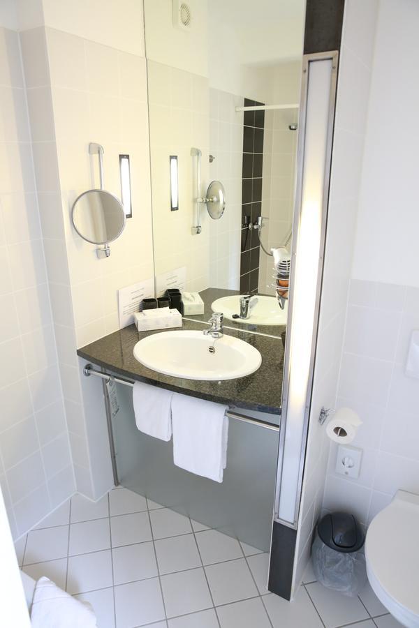 Small Twin Room,1226127200:JPEG